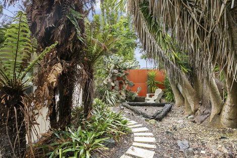 Photo of property in 17 Kapuka Road, Mangere Bridge, Auckland, 2022