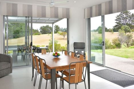 Photo of property in 37a Shakespear Road, Army Bay, Whangaparaoa, 0930