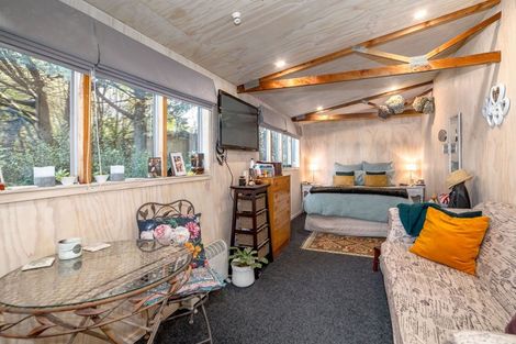 Photo of property in 2 Kempton Street, Greytown, 5712