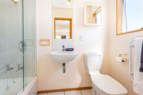 Photo of property in 33 Coniston Avenue, Ilam, Christchurch, 8041