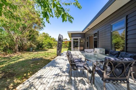 Photo of property in 1 Coral Place, Matapouri, Whangarei, 0173