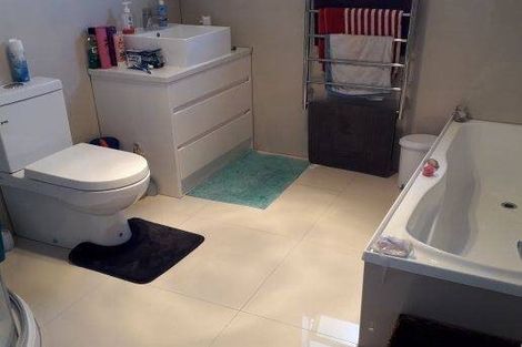 Photo of property in 28 Cosgrove Rise, Riverstone Terraces, Upper Hutt, 5018