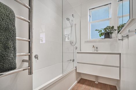 Photo of property in 209 Tudor Avenue, Mayfair, Hastings, 4122