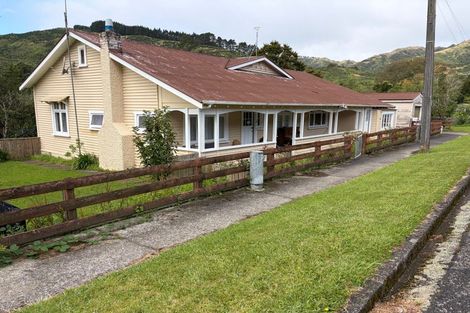 Photo of property in 3 Hay Street, Shannon, Palmerston North, 4474