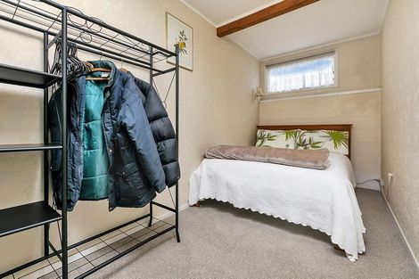 Photo of property in 21 Battle Place, Glenfield, Auckland, 0629