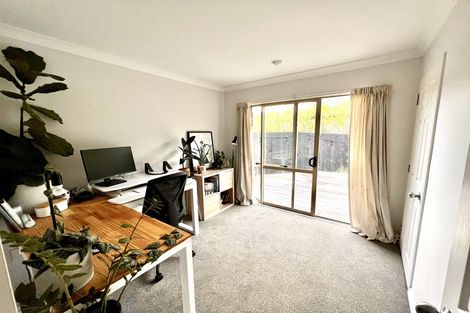 Photo of property in 24 George Deane Place, Greenhithe, Auckland, 0632