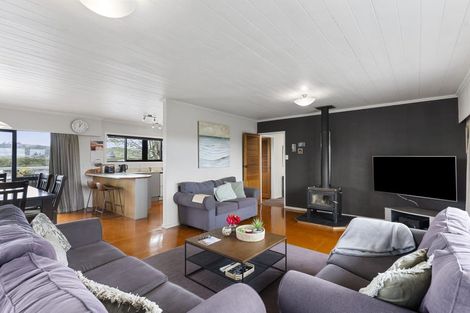 Photo of property in 48 Parkhurst Road, Helensville, 0874