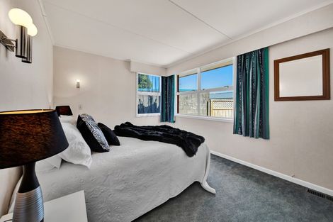 Photo of property in 9 Kennedy Place, Merrilands, New Plymouth, 4312