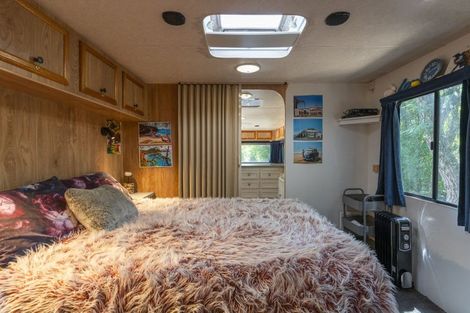 Photo of property in 16 Parawera Drive, Acacia Bay, Taupo, 3330