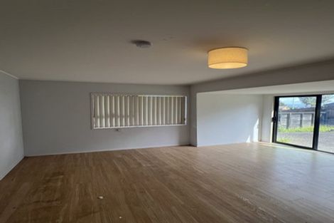 Photo of property in 28 Goodwood Drive, Goodwood Heights, Auckland, 2105