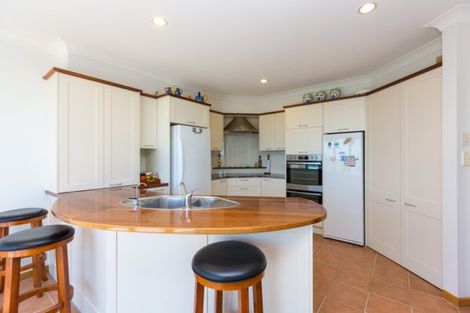 Photo of property in 27 Findlay Street, Moturoa, New Plymouth, 4310