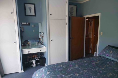 Photo of property in 45 Cambridge Terrace, Waiwhetu, Lower Hutt, 5010