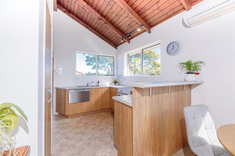 Photo of property in 1/14b Camrose Place, Glenfield, Auckland, 0629