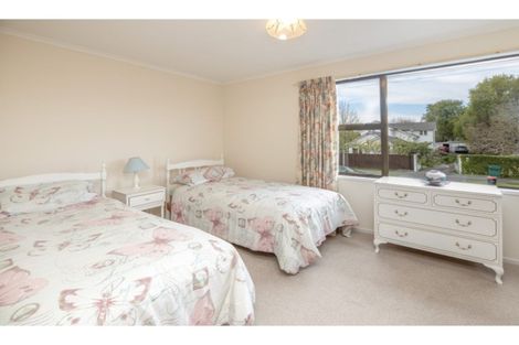 Photo of property in 1/124 Hamilton Avenue, Ilam, Christchurch, 8041