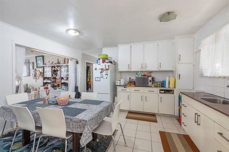 Photo of property in 37 Hokianga Street, Mangere East, Auckland, 2024