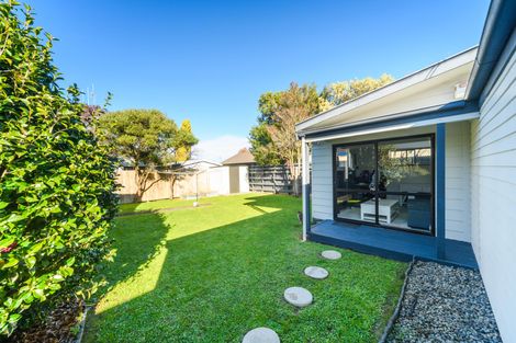 Photo of property in 6 Willowstream Grove, Cloverlea, Palmerston North, 4412