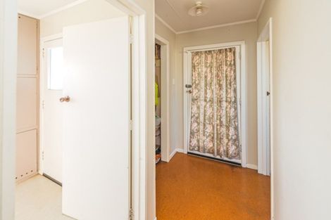 Photo of property in 21 Gibbons Crescent, Castlecliff, Whanganui, 4501