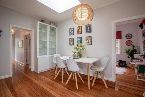 Photo of property in 50 Maungaraki Road, Korokoro, Lower Hutt, 5012