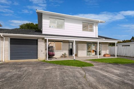 Photo of property in 1/10 Mannering Place, Hillcrest, Auckland, 0627