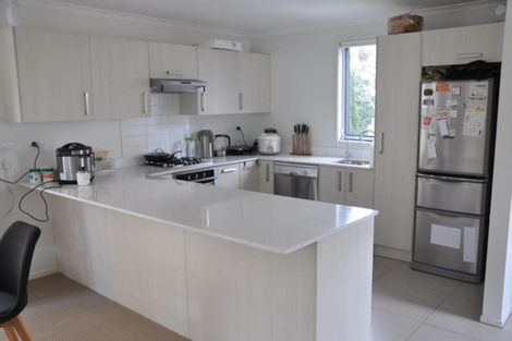 Photo of property in 75c Fields Parade, Oteha, Auckland, 0632