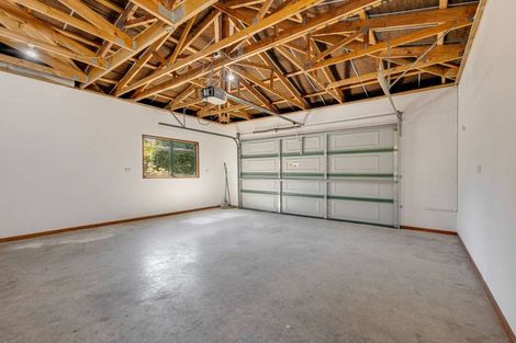 Photo of property in 6 Pararewa Drive, Whalers Gate, New Plymouth, 4310