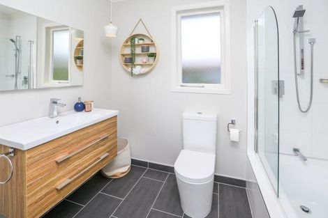 Photo of property in 12 Manapouri Place, Glenview, Hamilton, 3206