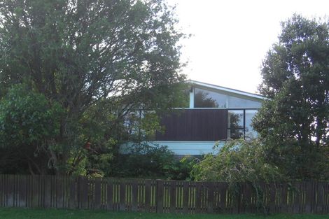 Photo of property in 30 Larissa Avenue, Henderson, Auckland, 0610