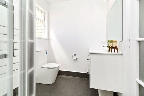 Photo of property in 112 Jamaica Drive, Grenada North, Wellington, 5028