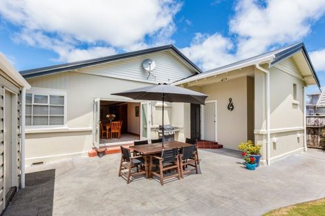 Photo of property in 77 Totara Crescent, Woburn, Lower Hutt, 5011