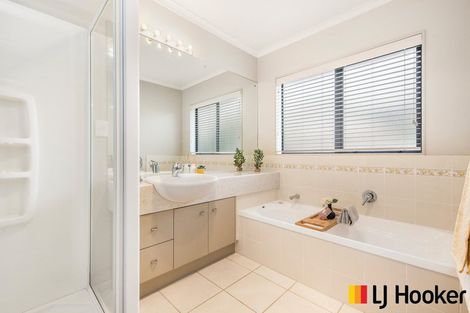Photo of property in 3 Kimptonfields Court, Wattle Downs, Auckland, 2103