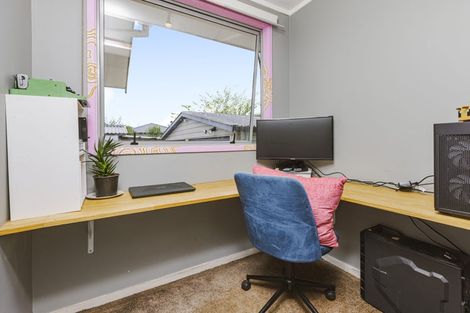 Photo of property in 2/56 Greenhaven Avenue, Opaheke, Papakura, 2113