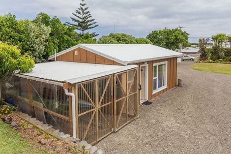 Photo of property in 23 Raukawa Street, Himatangi Beach, Foxton, 4891
