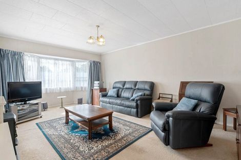 Photo of property in 24 Santiago Crescent, Unsworth Heights, Auckland, 0632