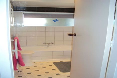 Photo of property in 58 Pembroke Street, Avondale, Christchurch, 8061