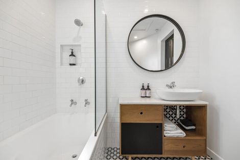 Photo of property in 18 Kitchener Road, Takapuna, Auckland, 0620