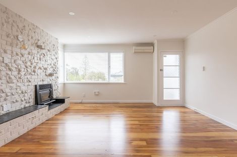 Photo of property in 70 Hillcrest Avenue, Hillcrest, Auckland, 0627