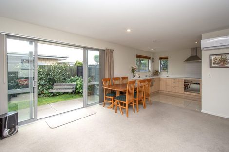 Photo of property in 2/417a Bower Avenue, Parklands, Christchurch, 8083