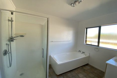 Photo of property in 3a Waterview Road West, Takanini, 2112