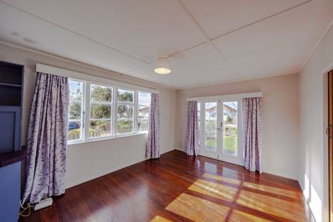Photo of property in 27 Russell Road, Marewa, Napier, 4110