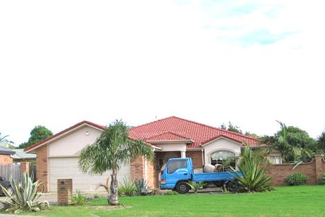 Photo of property in 4 Roy Maloney Drive, Henderson, Auckland, 0612