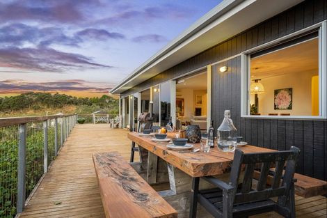 Photo of property in 200 Govan Wilson Road, Whangaripo, Warkworth, 0985