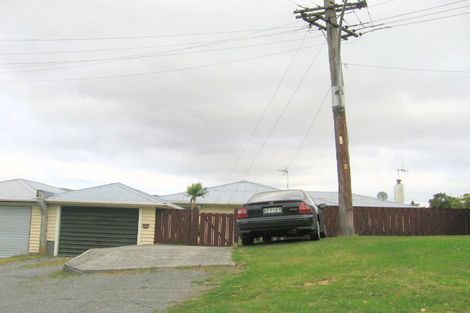 Photo of property in 5 Woodstock Terrace, Tawa, Wellington, 5028
