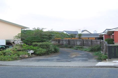 Photo of property in 22 Carluke Street, Paparangi, Wellington, 6037