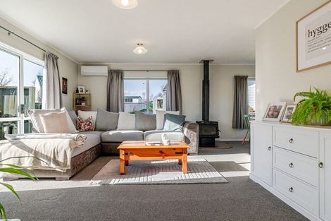 Photo of property in 105 Hillcrest Drive, Kelvin Grove, Palmerston North, 4414