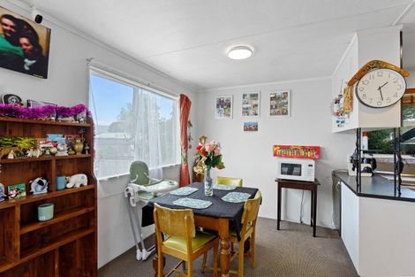 Photo of property in 6 Colenso Place, Otaki Beach, Otaki, 5512