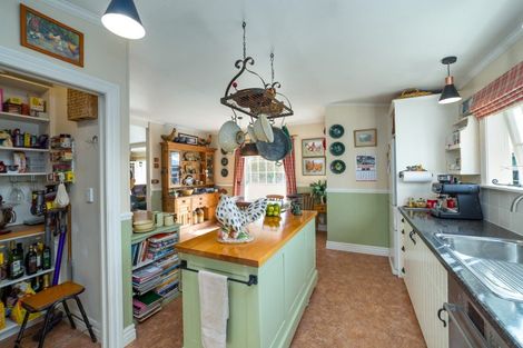 Photo of property in 10 Cotter Street, Greytown, 5712