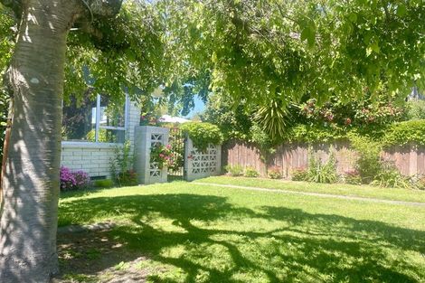 Photo of property in 2/114 Mcleod Street, Camberley, Hastings, 4120