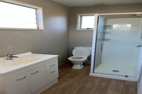 Photo of property in 2/32 Selwyn Road, Cockle Bay, Auckland, 2014