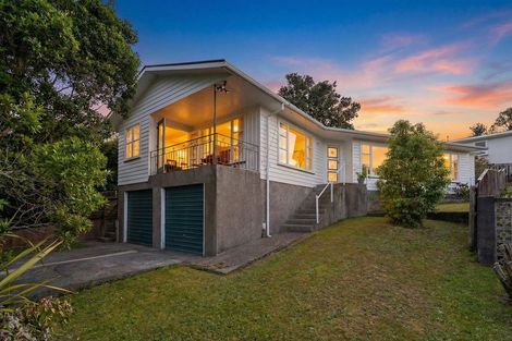 Photo of property in 26 Stewart Drive, Newlands, Wellington, 6037