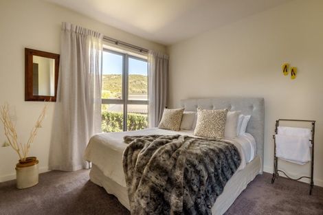 Photo of property in 10 Bevan Place, Wanaka, 9305
